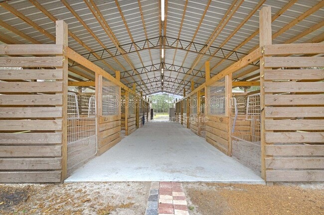 Building Photo - 18080 Sycamore Dr W