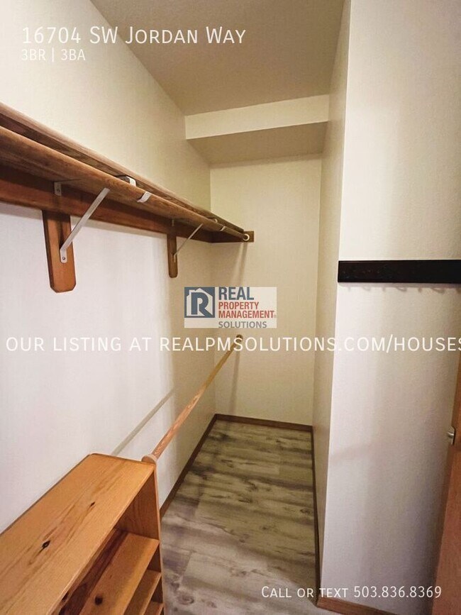 Building Photo - 16704 SW Jordan Way