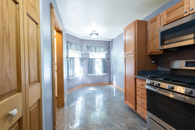 Building Photo - 754 Savannah Ln