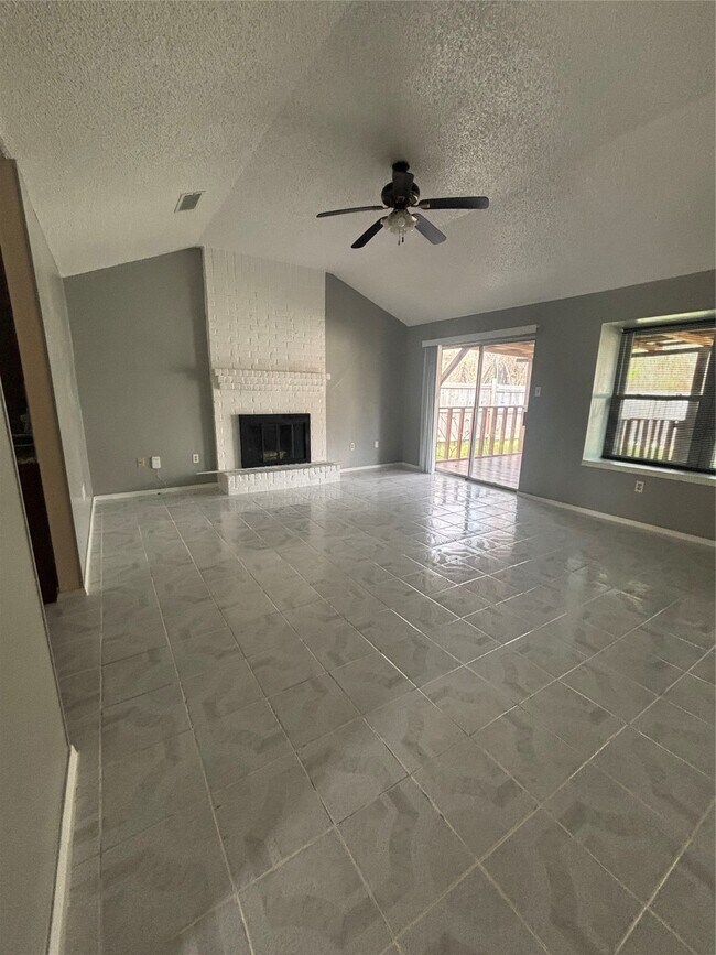 Building Photo - 2908 Sandpiper Dr