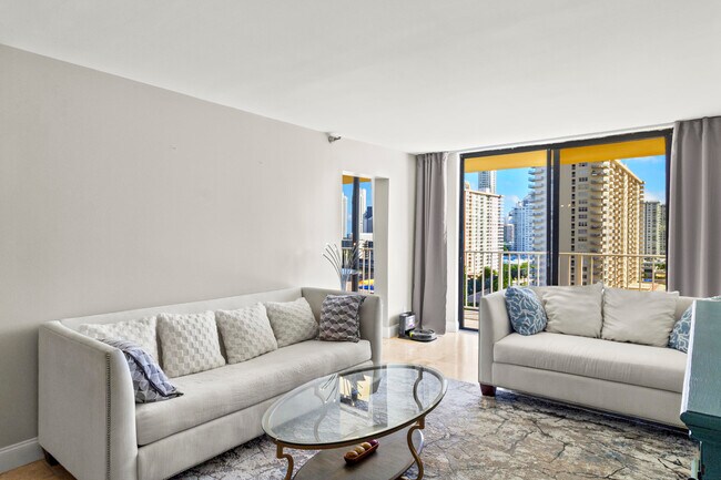 Building Photo - 290 174th St St