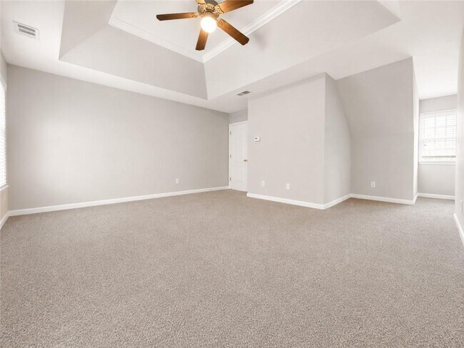 Building Photo - 1707 Hidden Pond Cir