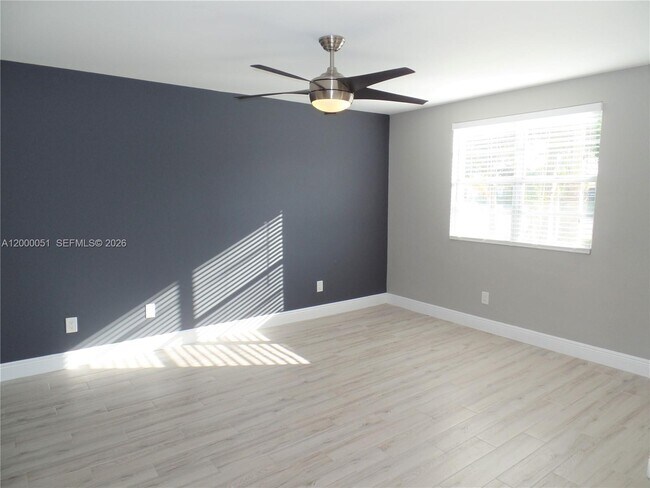 Building Photo - 1239 SW 46th Ave