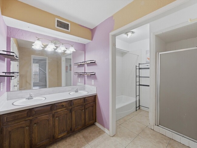 Building Photo - 7419 Lemonwood Ln
