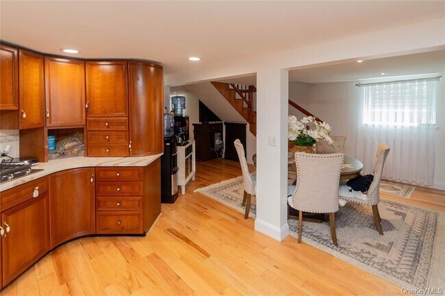 Building Photo - 65 Berkshire Trail