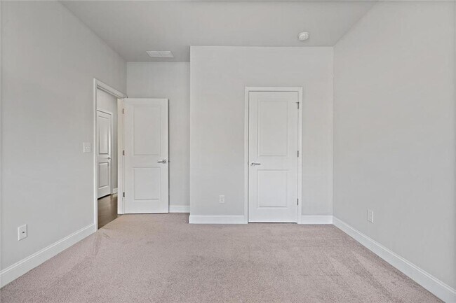 Building Photo - 1097 Township Square