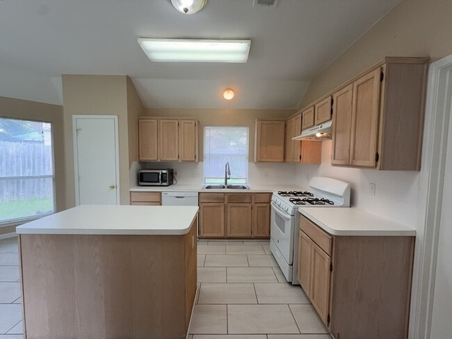 Building Photo - 317 Oak Meadow Ln