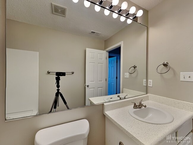 Building Photo - 3856 Candle Berry Dr