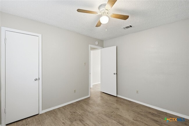 Building Photo - 409 Rawhide Loop