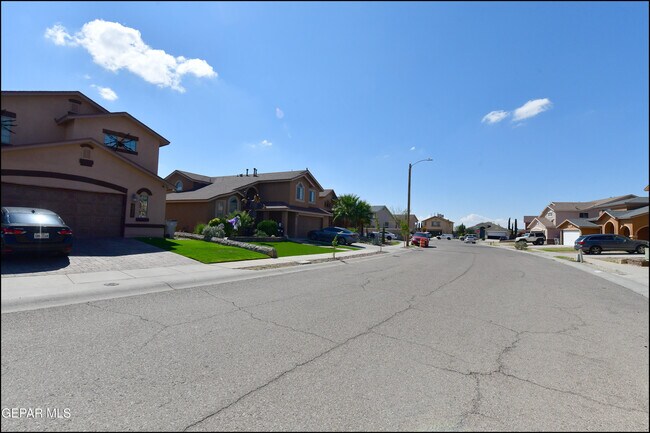 Building Photo - 3257 Sunset Point Dr