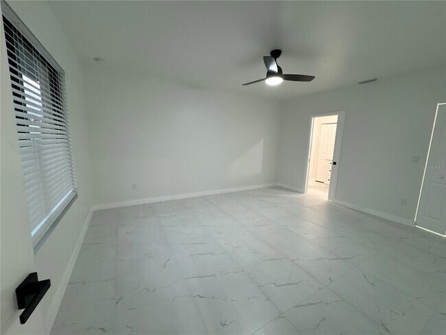 Building Photo - 1775 Glenway Ct