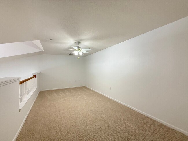 Building Photo - Bright and updated 3-bedroom, 2-bath condo