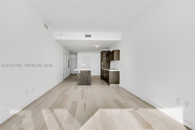 Building Photo - 480 NE 31st St