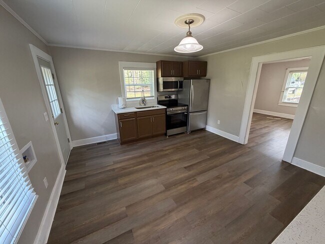 Building Photo - Updated 3BR Home with Office & Large Decks in Haw River