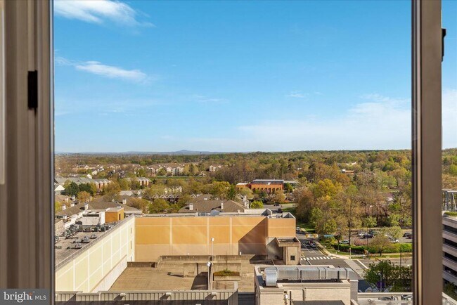 Building Photo - 11990 Market St