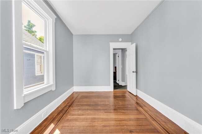 Building Photo - 3116 W 88th St