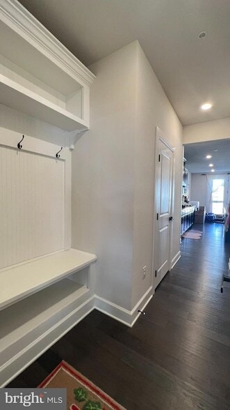 Building Photo - 730 Quarry Point Rd