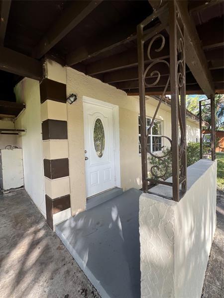 Building Photo - 418 E Evanston Cir