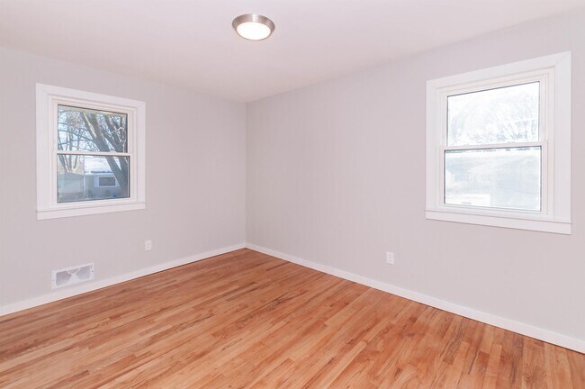 Building Photo - 3569 6th St NW