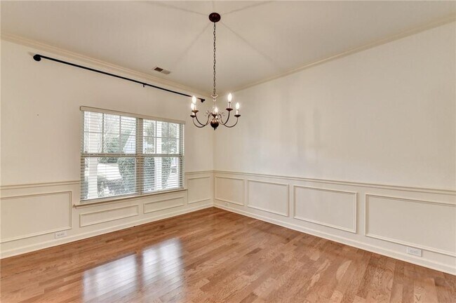 Building Photo - 5013 Groover Dr