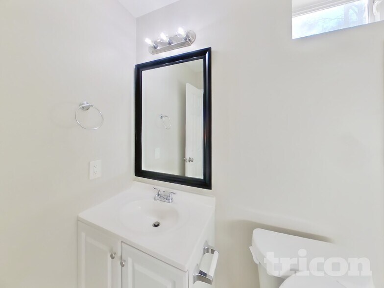 Building Photo - 65 Applewood Cir