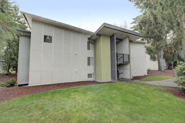 Building Photo - 2Bd/1Ba Bellevue Condo