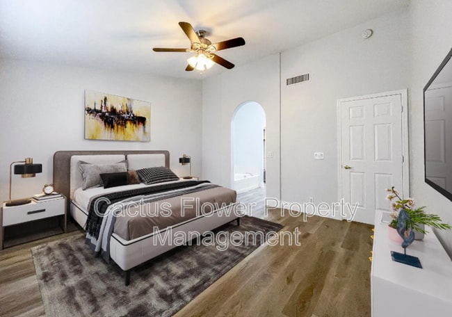 Building Photo - 691 W Fairview St