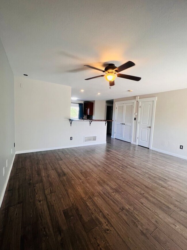 Building Photo - 6150 Rockville Dr