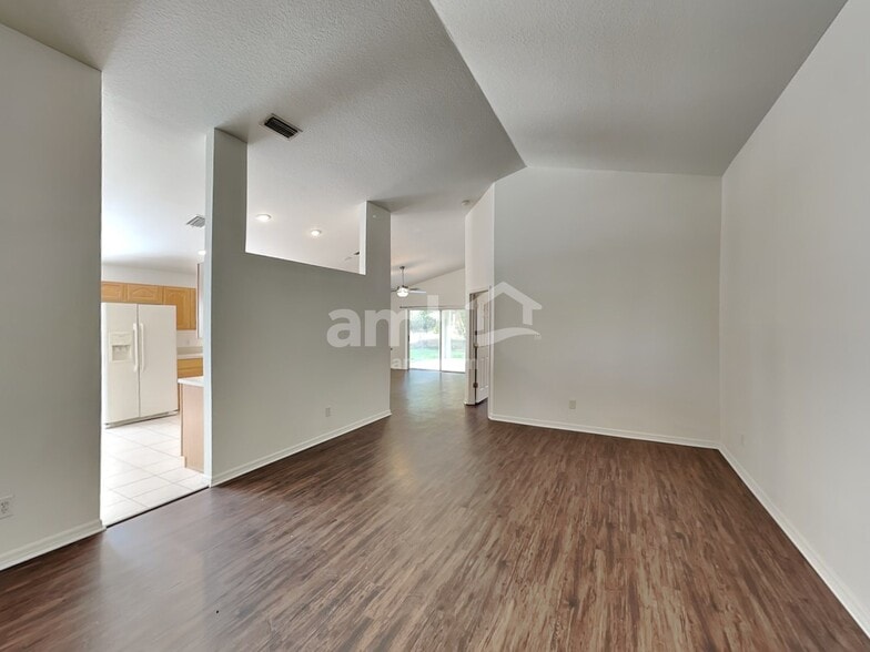 Building Photo - 15004 Shaw Rd