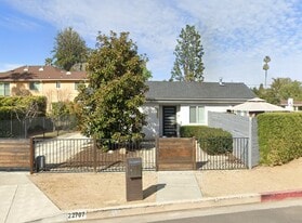 Building Photo - 3 bedroom, 2 bath house in Woodland Hills