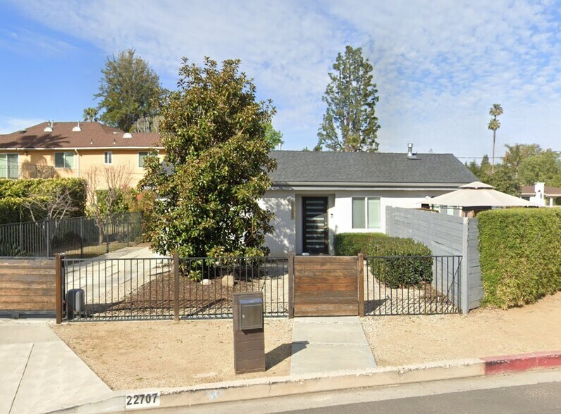 Primary Photo - 3 bedroom, 2 bath house in Woodland Hills
