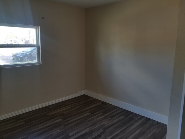 Building Photo - 2801 Mill Pond Rd