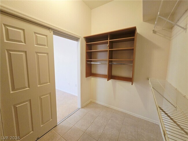 Building Photo - 10309 Longwood Dr