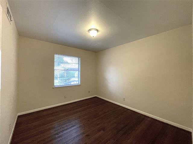 Building Photo - 1303 Northlake Dr