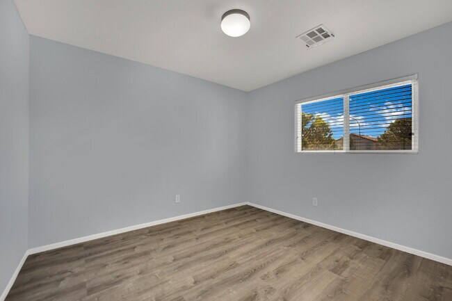 Building Photo - LOCATION IS KEY FOR SHOPPING AND SOCIALIZING