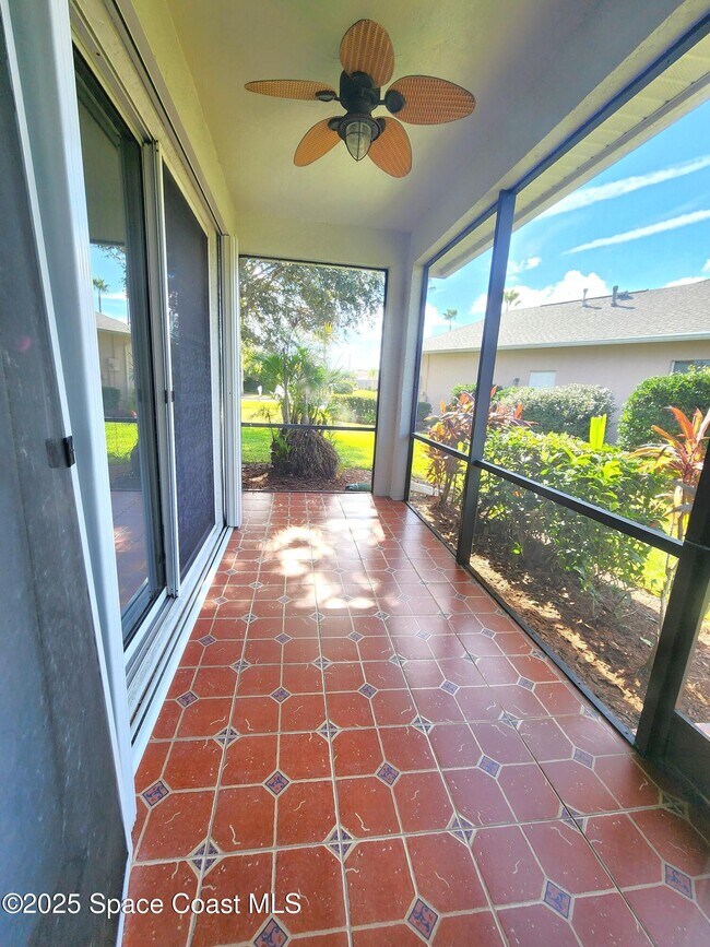 Building Photo - 501 Carmel Dr