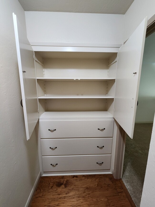 Building Photo - 1231 Padre Dr