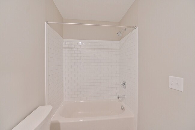 Building Photo - 2019 Mildred Rd