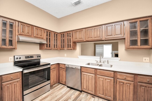 Building Photo - 12400 Brookglade Cir