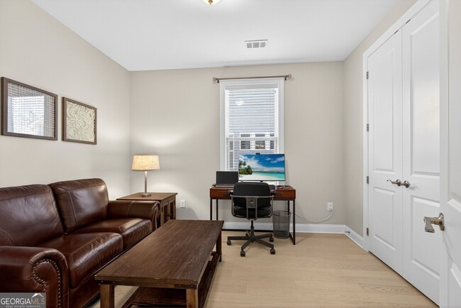 Building Photo - 133 Iron Oak Dr