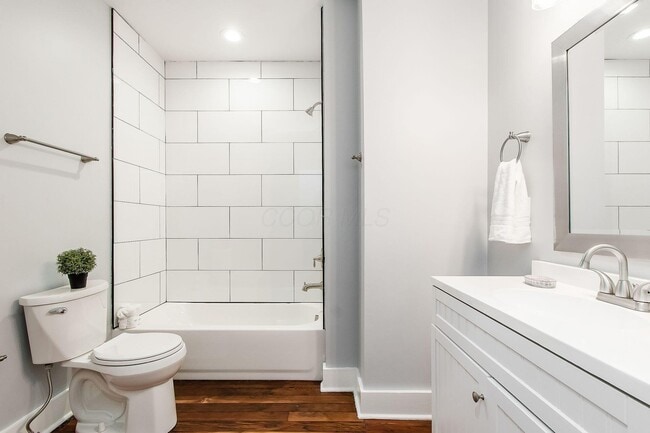 Building Photo - 1013 E Rich St