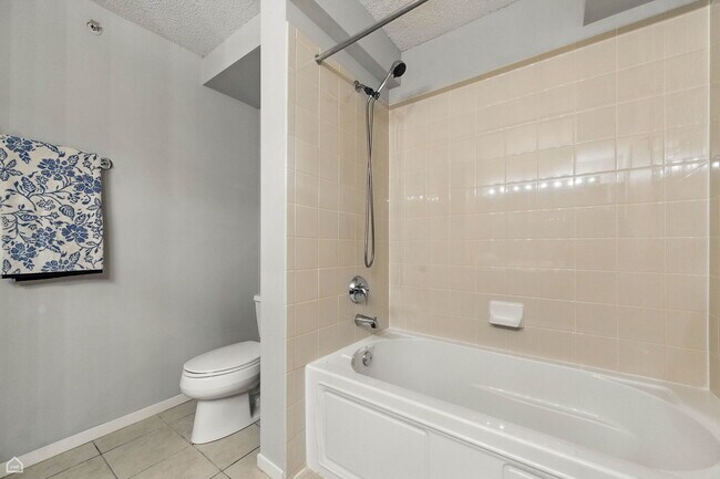 Building Photo - 9715 Woods Dr