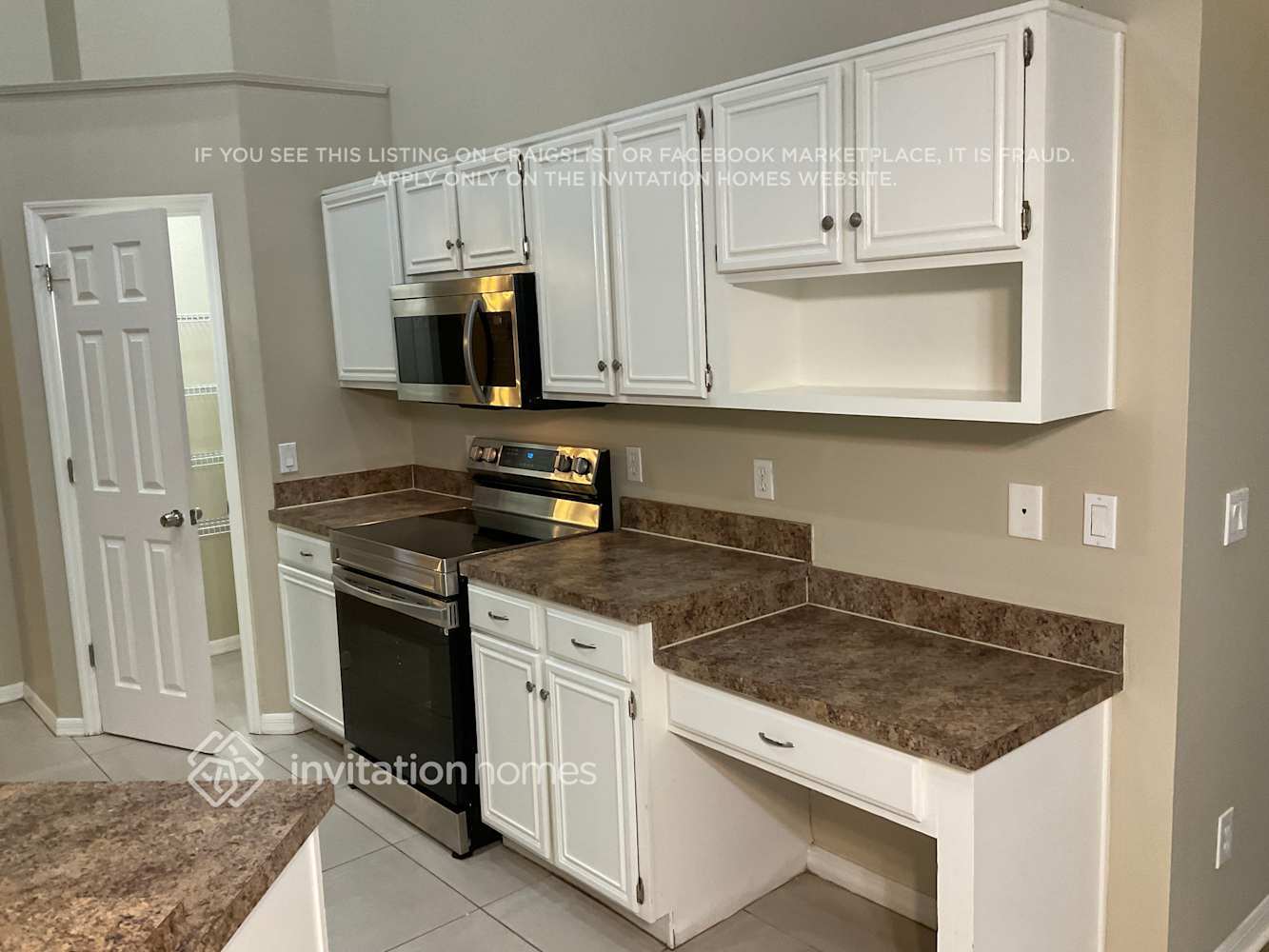 Building Photo - 1450 Thornhill Cir