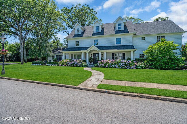Building Photo - 12 Red Oak Dr