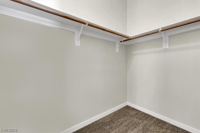 Building Photo - 5405 Ravana Ave