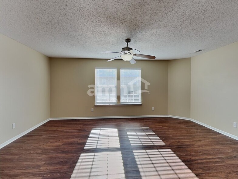 Building Photo - 9915 Sapphire Berry Ln