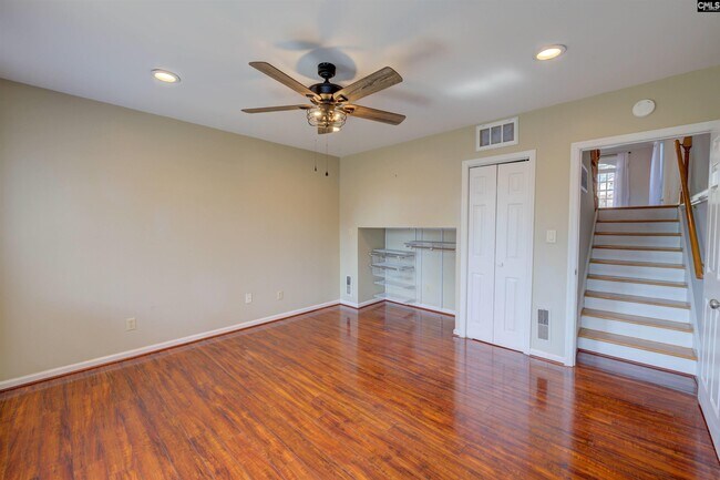 Building Photo - 728 Blanding St