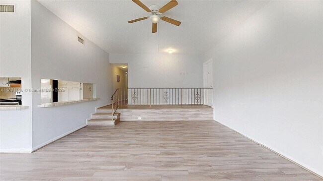 Building Photo - 4850 SW 63rd Terrace
