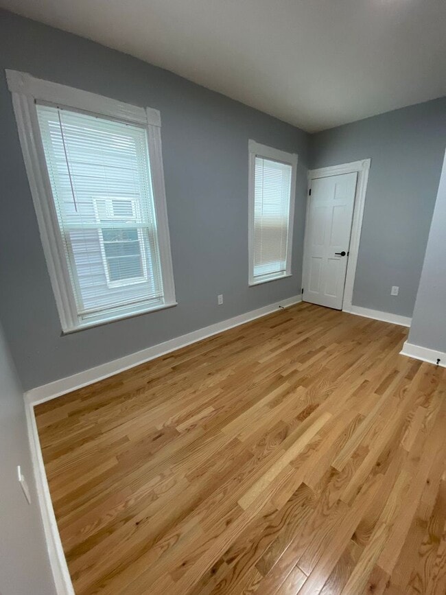 Building Photo - 36 Bright St