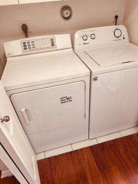 Washer/Dryer - 8108 Summer Shores Dr